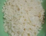Foto langkah ke 2 dari resep Mie tek-tek selimut dadar, ayam suwir lada hitam.