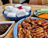 Hình bước làm 4 của món Bánh bao kẹp thịt rim