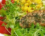 Hình bước làm 2 của món Salad cá ngừ rau quả