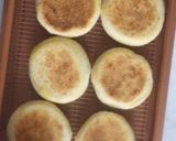 Foto langkah ke 6 dari resep English Muffin - No oven, less egg. Vegetarian friendly.