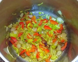Foto del paso 4 de la receta: Cuartos traseros de pollo con puerros, zanahorias al azafrán