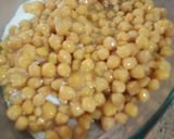 A picture of step 2 of Dahi phulki chana chaat.