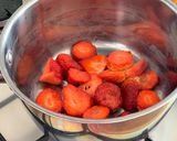 A picture of step 1 of Strawberry Coulis 🍓.