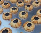 Foto langkah ke 3 dari resep Choco Thumbprint Cookies.