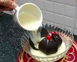 A picture of step 10 of Melting Chocolate Flower Dessert !!.