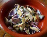 Foto del paso 5 de la receta Coquinas al ajillo