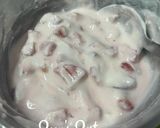 A picture of step 1 of Frozen Yoghurt and Strawberry Chocolate Bites.