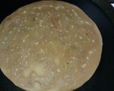 A picture of step 4 of Aloo paratha.