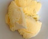 A picture of step 1 of My Dairy Ice Cream with Banana and Grated White Chocolate 🤩.
