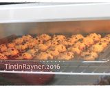 Foto langkah ke 5 dari resep Vanila Chocochips Cookies Simpel Renyahh.