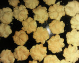 صورة لخطوة 3 من وصفة حلوة جافة اقتصادية وخفيفة 😋