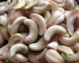 A picture of step 2 of Olya Kajuchi usal (Tender cashews curry).