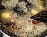 A picture of step 1 of Camarones a la Diabla.