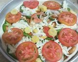 A picture of step 4 of Veggie chicken pizza.