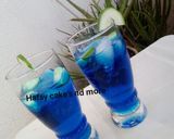 A picture of step 2 of Blue Hawaii drink.