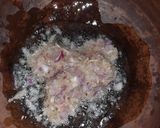 A picture of step 1 of Chilli sauce chicken fry.