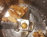 वॉलनट डेट्स स्मूदी फॉर वेट लॉस (walnut dates smoothie recipe in marathi) रेसिपी स्टेप 2 फोटो 