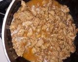 A picture of step 1 of Chicken ring samosa😋😋.