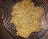 A picture of step 2 of Vermicelli Bhel.