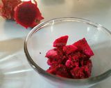 Foto langkah ke 1 dari resep No Bake Dragon fruit Cheese Cake.