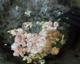 Foto langkah ke 2 dari resep Bubur Gurih Simpel.