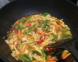 Foto langkah ke 3 dari resep Tumis sayur bumbu kuning.
