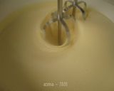 Foto langkah ke 2 dari resep Bolu Kukus Drink Beng Beng.