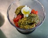 Une image de l'étape 3 de Sauce aux tomates, pesto, ail frais, soja et gingembre.