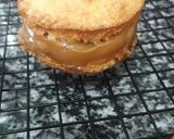 Foto del paso 4 de la receta: Alfajores de coco y dulce de leche