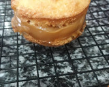 Foto del paso 4 de la receta: Alfajores de coco y dulce de leche