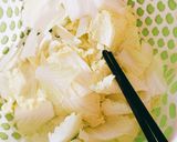 Hình bước làm 1 của món Cải bao xào tỏi