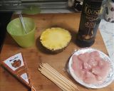 Foto del paso 1 de la receta: Brochetas pollo, piña y queso Brie. 🐔🍍🧀