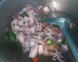 Foto langkah ke 4 dari resep Oseng Cumi Asin Jagung Manis.