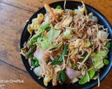 A picture of step 2 of Egg Fried Hakka Noodles.