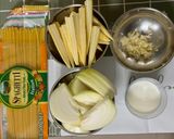 A picture of step 2 of White Sauce Clam Pasta.