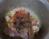 A picture of step 2 of Makhni chicken (handi).