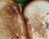 A picture of step 4 of Egg Cheese Sandwich.