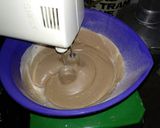 Foto langkah ke 3 dari resep Bolu Kukus Cokelat.