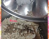 A picture of step 2 of Palak pakoray.