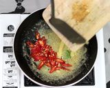 Foto langkah ke 7 dari resep Kerang Hijau Saos Padang Mix Jagung.