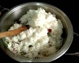 A picture of step 4 of Coconut rice.