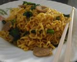 Foto langkah ke 4 dari resep Mie Goreng Ekonomis.