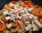 Foto del paso 4 de la receta: Fideos de arroz con verduras y tofu