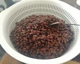 Hình bước làm 1 của món Kem sinh tố đậu đen mát lạnh