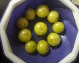 A picture of step 1 of Gooseberry chutney.
