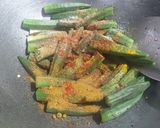 A picture of step 2 of Masala Bhindi.
