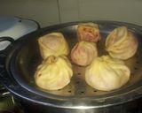 A picture of step 4 of Tandoori veg momos.