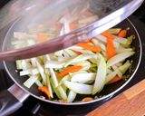Hình bước làm 4 của món Su Su Cà Rốt Xào Bò