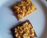 A picture of step 5 of Cornflakes biscuit pastry cake.
