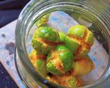 A picture of step 2 of No Cook No Oil Lemon pickle.